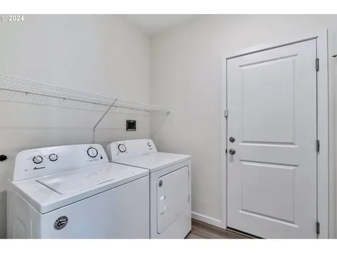 1409 W 15th Avenue La Center WA 98629