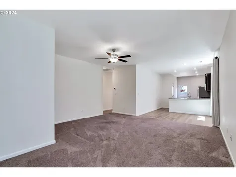 1409 W 15th Avenue La Center WA 98629