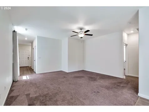 1409 W 15th Avenue La Center WA 98629