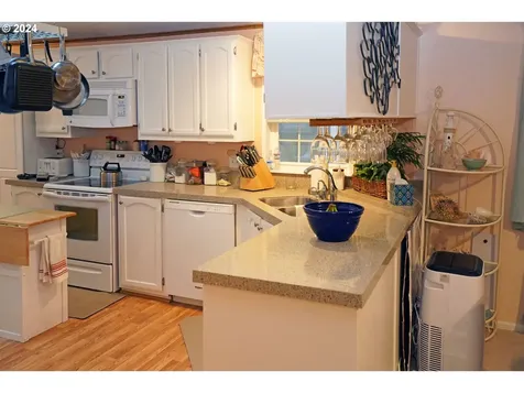 17614 SW Richmond Way Beaverton OR 97006