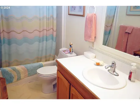 17614 SW Richmond Way Beaverton OR 97006