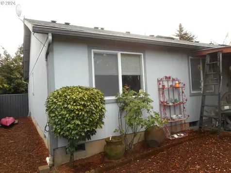 649 Nicholas Drive Springfield OR 97477