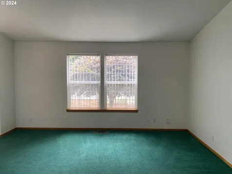 649 Nicholas Drive Springfield OR 97477