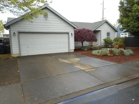 649 Nicholas Drive Springfield OR 97477