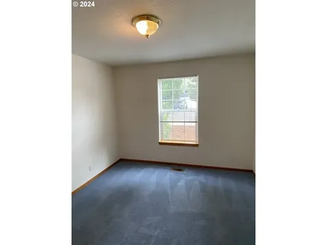 649 Nicholas Drive Springfield OR 97477