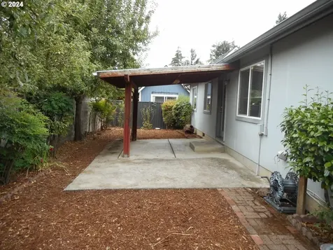 649 Nicholas Drive Springfield OR 97477