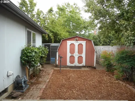 649 Nicholas Drive Springfield OR 97477