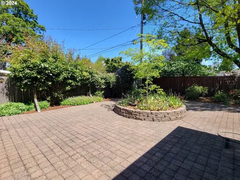 2565 Newcastle Street Eugene OR 97404