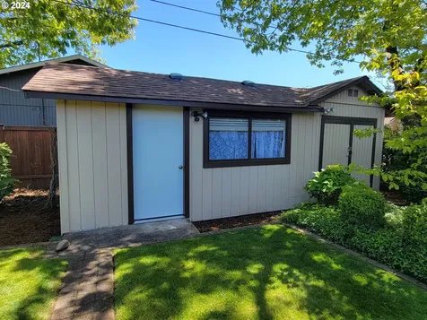 2565 Newcastle Street Eugene OR 97404