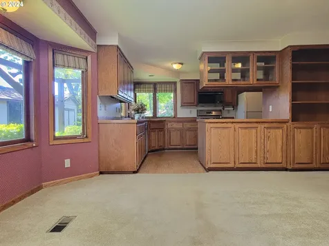 2565 Newcastle Street Eugene OR 97404