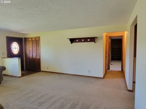 2565 Newcastle Street Eugene OR 97404