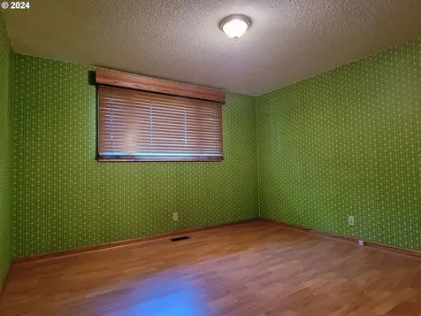 2565 Newcastle Street Eugene OR 97404