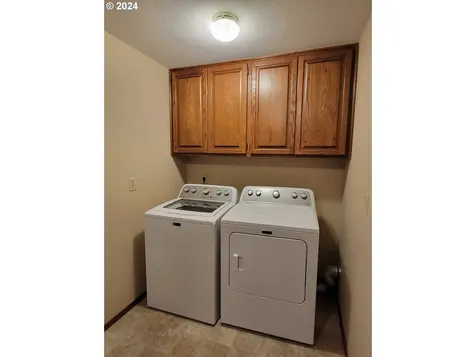 2565 Newcastle Street Eugene OR 97404