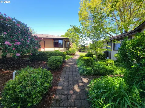 2565 Newcastle Street Eugene OR 97404
