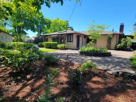 2565 Newcastle Street Eugene OR 97404