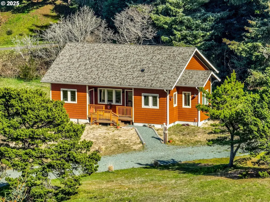 1310 Riverside Drive NE Bandon OR 97411