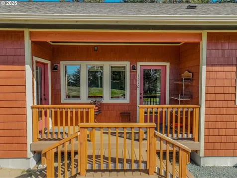 1310 Riverside Drive NE Bandon OR 97411