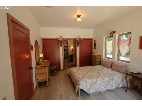 1310 Riverside Drive NE Bandon OR 97411