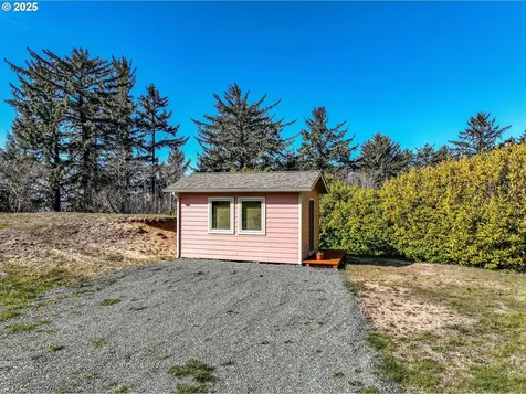 1310 Riverside Drive NE Bandon OR 97411