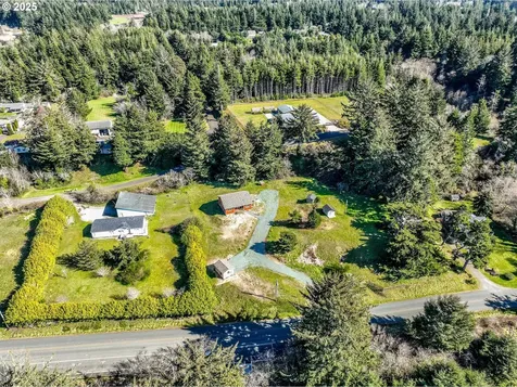 1310 Riverside Drive NE Bandon OR 97411