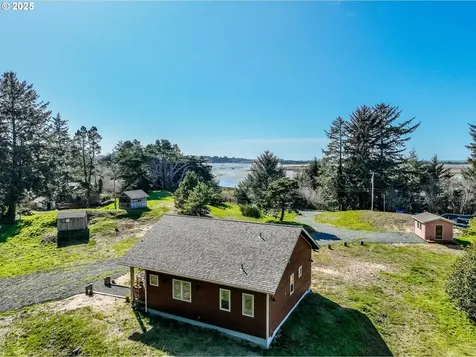 1310 Riverside Drive NE Bandon OR 97411