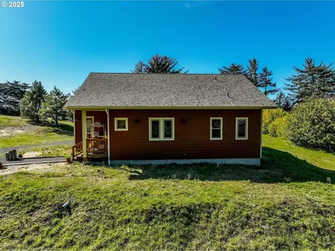 1310 Riverside Drive NE Bandon OR 97411