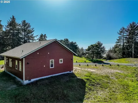 1310 Riverside Drive NE Bandon OR 97411