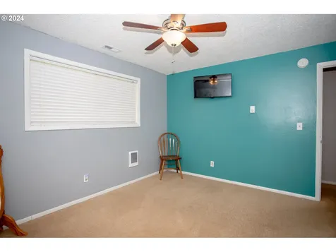 3533 Hoodview Drive Hubbard OR 97032