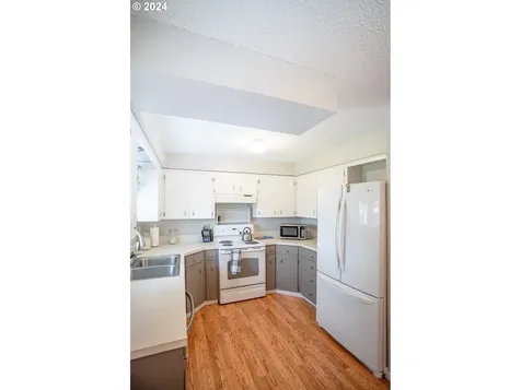 3533 Hoodview Drive Hubbard OR 97032