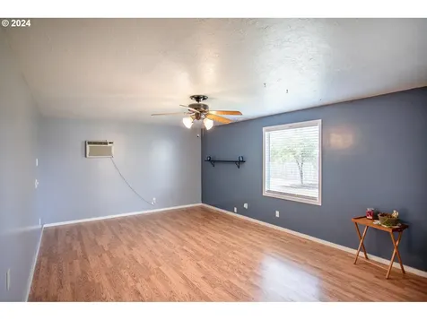 3533 Hoodview Drive Hubbard OR 97032