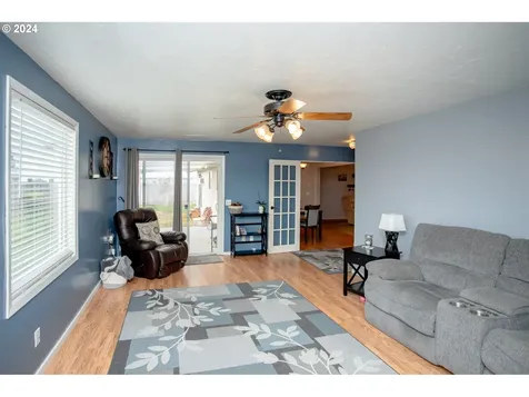 3533 Hoodview Drive Hubbard OR 97032