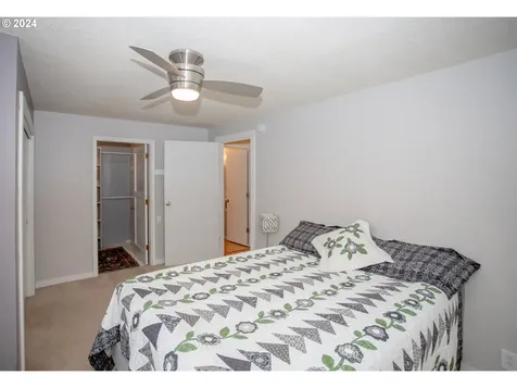 3533 Hoodview Drive Hubbard OR 97032