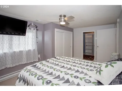 3533 Hoodview Drive Hubbard OR 97032