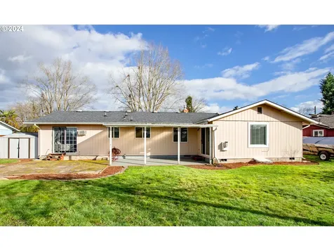3533 Hoodview Drive Hubbard OR 97032