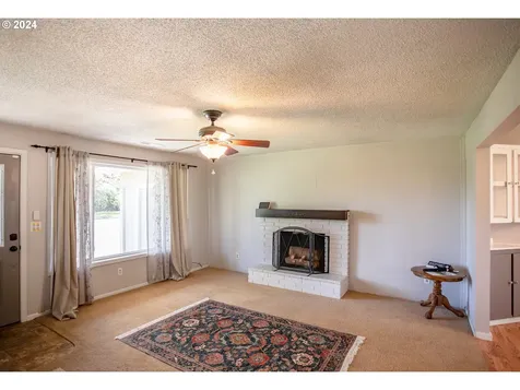 3533 Hoodview Drive Hubbard OR 97032