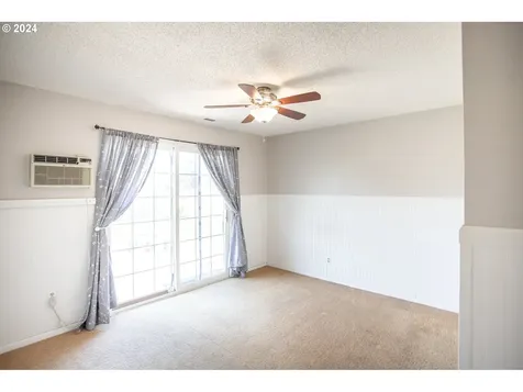 3533 Hoodview Drive Hubbard OR 97032