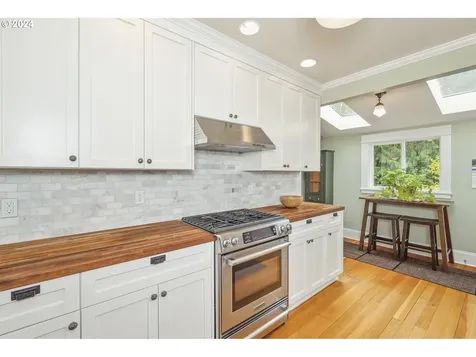 4730 NE Flanders Street Portland OR 97213
