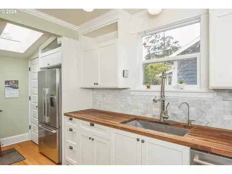 4730 NE Flanders Street Portland OR 97213