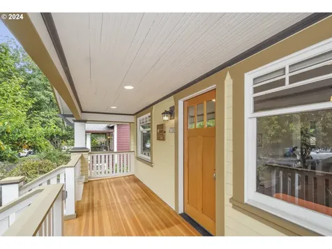 4730 NE Flanders Street Portland OR 97213