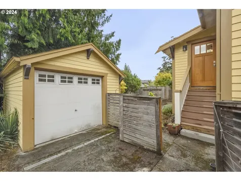 4730 NE Flanders Street Portland OR 97213