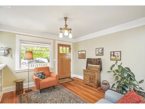4730 NE Flanders Street Portland OR 97213