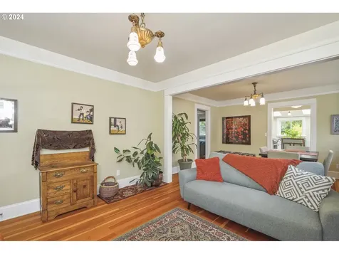4730 NE Flanders Street Portland OR 97213