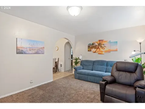 909 Cedar Street Kelso WA 98626