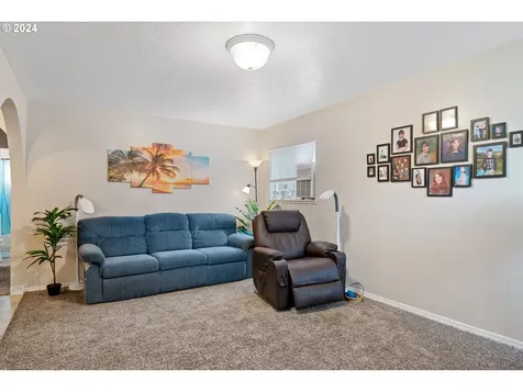 909 Cedar Street Kelso WA 98626
