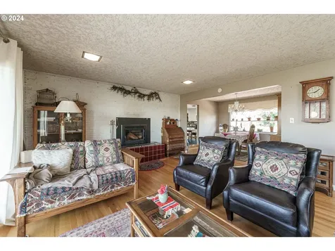 480 N 4th Street Kalama WA 98625