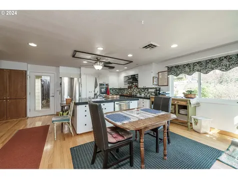 480 N 4th Street Kalama WA 98625