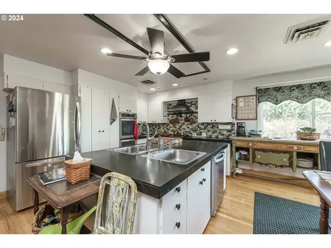 480 N 4th Street Kalama WA 98625
