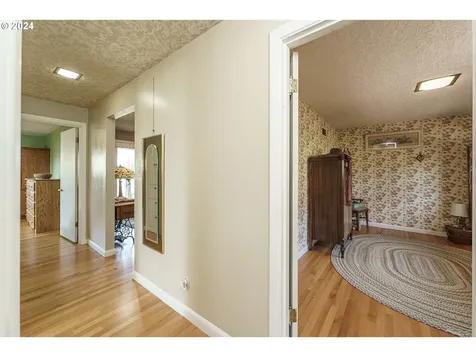 480 N 4th Street Kalama WA 98625