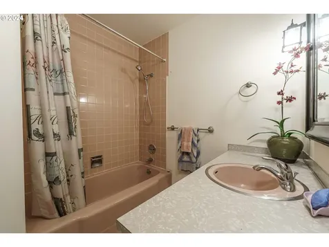 480 N 4th Street Kalama WA 98625