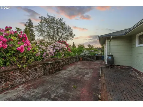 480 N 4th Street Kalama WA 98625